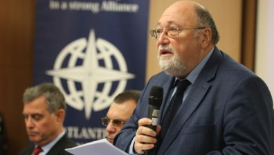 Евродепутат за протестиращите: Това са простаци, лумпени 