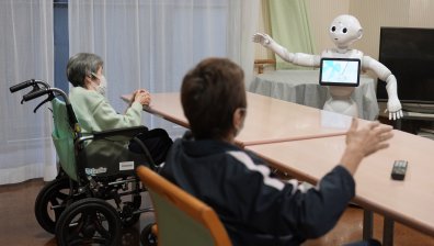 Хиляди изчезнали и стотици намерени мъртви: Япония бори деменцията с AI и GPS тракери