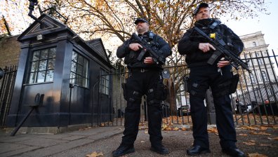 Стрелба край Ливърпул уби жена и рани няколко души минути преди Коледа