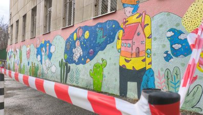 Родители: Зад бомбените заплахи може да стоят политически интереси