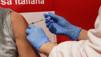 Задължителна ваксина за хората над 50 години в Италия