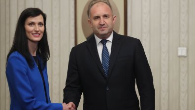 Румен Радев започва консултации за връчване на мандат за правителство