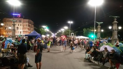 38-и ден на протести: Задържаха мъж, влязъл във фонтана пред Президентството