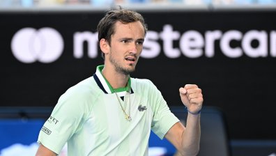 Циципас и Медведев продължиха напред в Australian Open