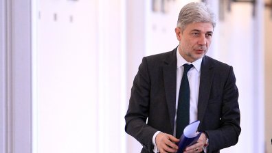 Гледат мярката за неотклонение на Нено Димов по Skype