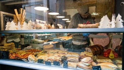 Цените на храните в света остават близо до рекорд заради войната в Украйна