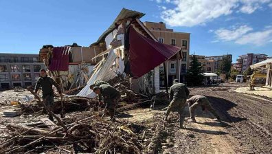 Експерт от БАН за потопа в Елените: Причина за бедствието е комбинация от алчност и глупост