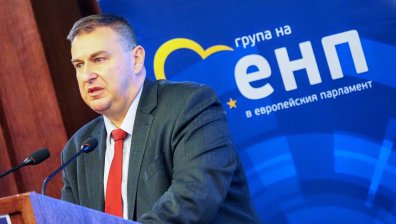 Емил Радев: Възможна е терористична заплаха, ЕС трябва да отсява мигрантите