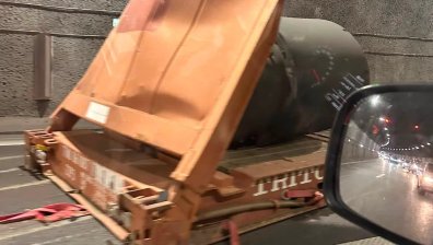 Вентилационна турбина падна в тунел "Витиня" на АМ "Хемус" и ограничи движението