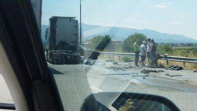 Катастрофи в страната затрудняват пътуващите към морето