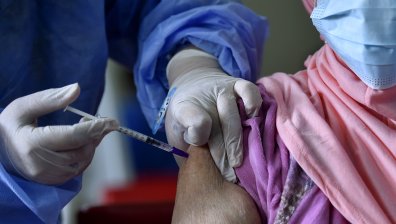 AstraZeneca: Във ваксината няма свинско, подходяща е за мюсюлмани 