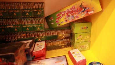 Млада майка от Пловдив е глобена заради пуснати в междублоково пространство фойерверки