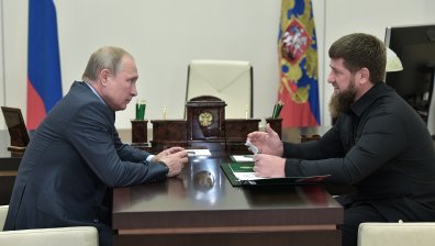 Чеченският лидер Кадиров: Моите роднини се бият на първа линия в Мариупол