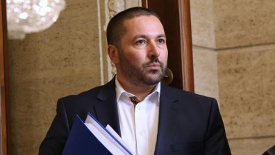 Коалиция "Сияние" на Николай Попов се регистрира в ЦИК за изборите на 19 април