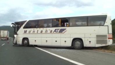 Катастрофата на автобус и ТИР на "Хемус" заради висока скорост или трети автомобил