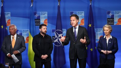 ЕС превежда €1 млрд. по сметката на Украйна от замразени руски активи