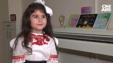 Рядка дарба да свириш и пееш по слух - вдъхновяващата история на 6-годишната Елизабет