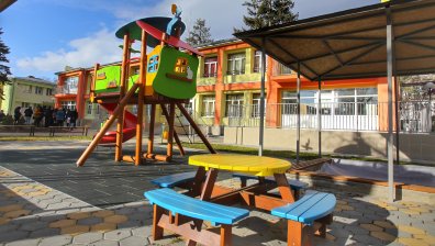 С 580 млн. лв. обновяват училища, детски градини и общежития