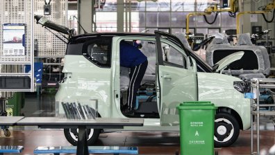 Автомобилната индустрия в Китай се изстреля, рекорд в продажбите на електромобили