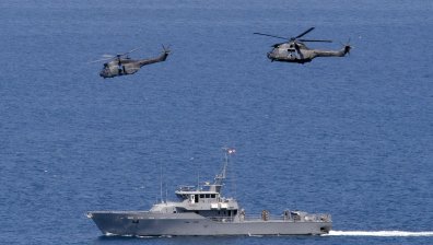 Двама моряци от ВМС на САЩ са арестувани за споделяне на информация с Китай