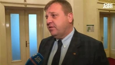Красимир Каракачанов: Плевнелиев дезертира от задълженията си