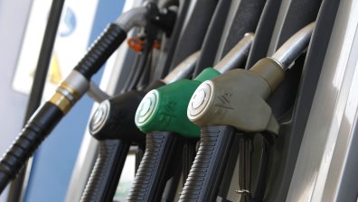 Множество причини цените на горивата да тръгнат нагоре