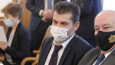 Конституционният съд допусна за разглеждане казуса за гражданството на Кирил Петков