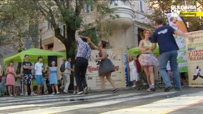 Песни и танци затварят "Оборище"