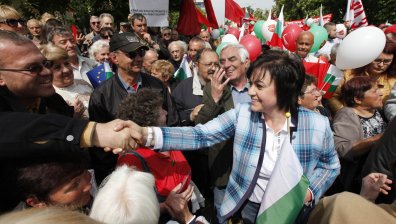 Нинова обеща: БСП ще бъде до бедните и слабите