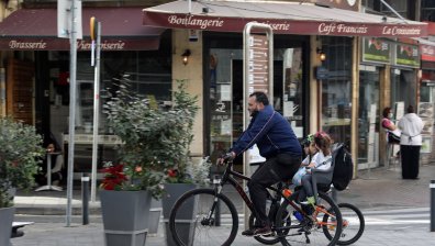 След месец "под ключ": Отварят училища, молове и кина в Кипър