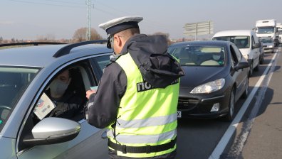 Проверки в новогодишната нощ, полицаи следят за спазването на реда
