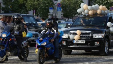 МОН призова абитуриентските балове да бъдат отложени
