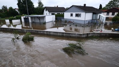 Шолц срещу климатичните промени след смъртоносните наводнения в Германия