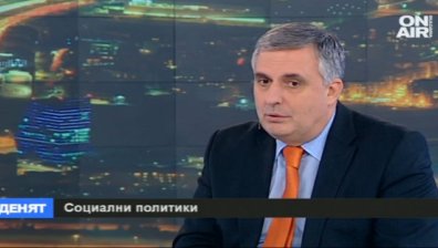 Държавата може да се грижи по-отговорно за майките, смята министър Калфин