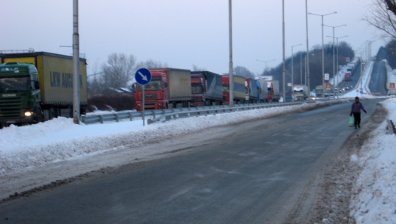 Проблеми с тока на ГКПП "Кардам", спряха колите и опашката е километрична