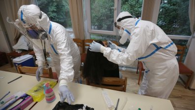 Над 2400 заразени и 208 починали с Ковид-19 за денонощието (ОБНОВЕНА)