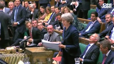 Парламентът коригира Brexit плана на Тереза Мей
