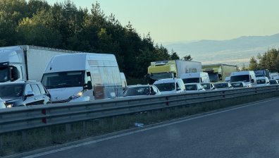 АПИ посочи причините за кошмарния трафик от и до Пловдив