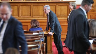 Голям скандал в НС: Йордан Цонев изгони Настимир Ананиев, от "Продължаваме промяната" скочиха