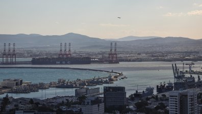 Иран атакува пристанище Хайфа с дронове и порази стратегически обекти