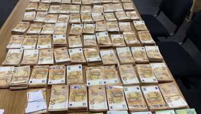 Хванаха недекларирана валута за близо 2 млн. лв. на "Капитан Андреево"