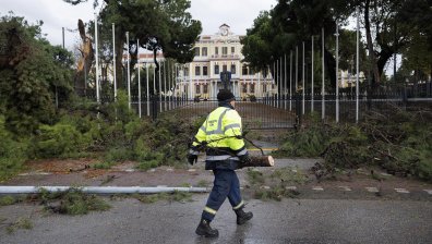 Рязка промяна във времето - силни бури удрят Гърция