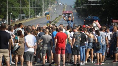 Ресторантьори отново на протест срещу Ковид мерките, блокират Пловдив и Е-79