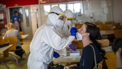 Близо 23 000 новозаразени с Ковид-19 в Чехия само за ден