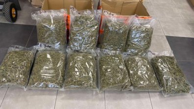 Митничари хванаха 18 кг марихуана, пренасяна в две куриерски пратки