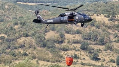 Парапланерист падна край връх Голям Кадемлия, военен хеликоптер го издирва