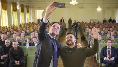 Зеленски безкрайно благодарен на САЩ, Украйна удря Русия с новите ATACMS