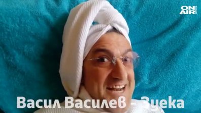 Актьори по халати бранят Централната софийска минерална баня