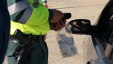 Скандално: Майка вози децата си с над 2 промила алкохол в кръвта