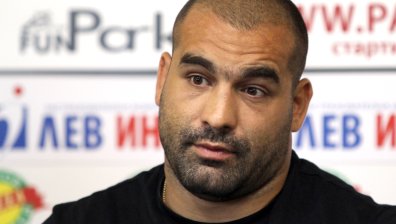 Спорно съдийство и втора загуба в UFC за Благой Иванов